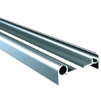 Profil support alu pour fixation de joints d'étanchéité de porte battante
