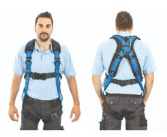 Vérifiez le bon ajustement général du harnais